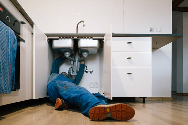 Professional Emergency Plumber technician working in Nashua, NH